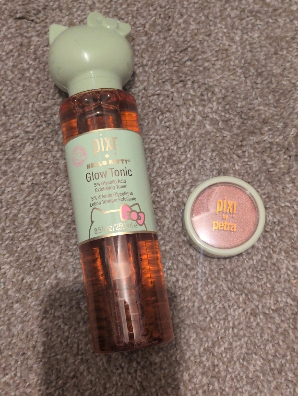 Pixi Hello Kitty Glow Tonic with Glowy Powder Shade Peachy Dew